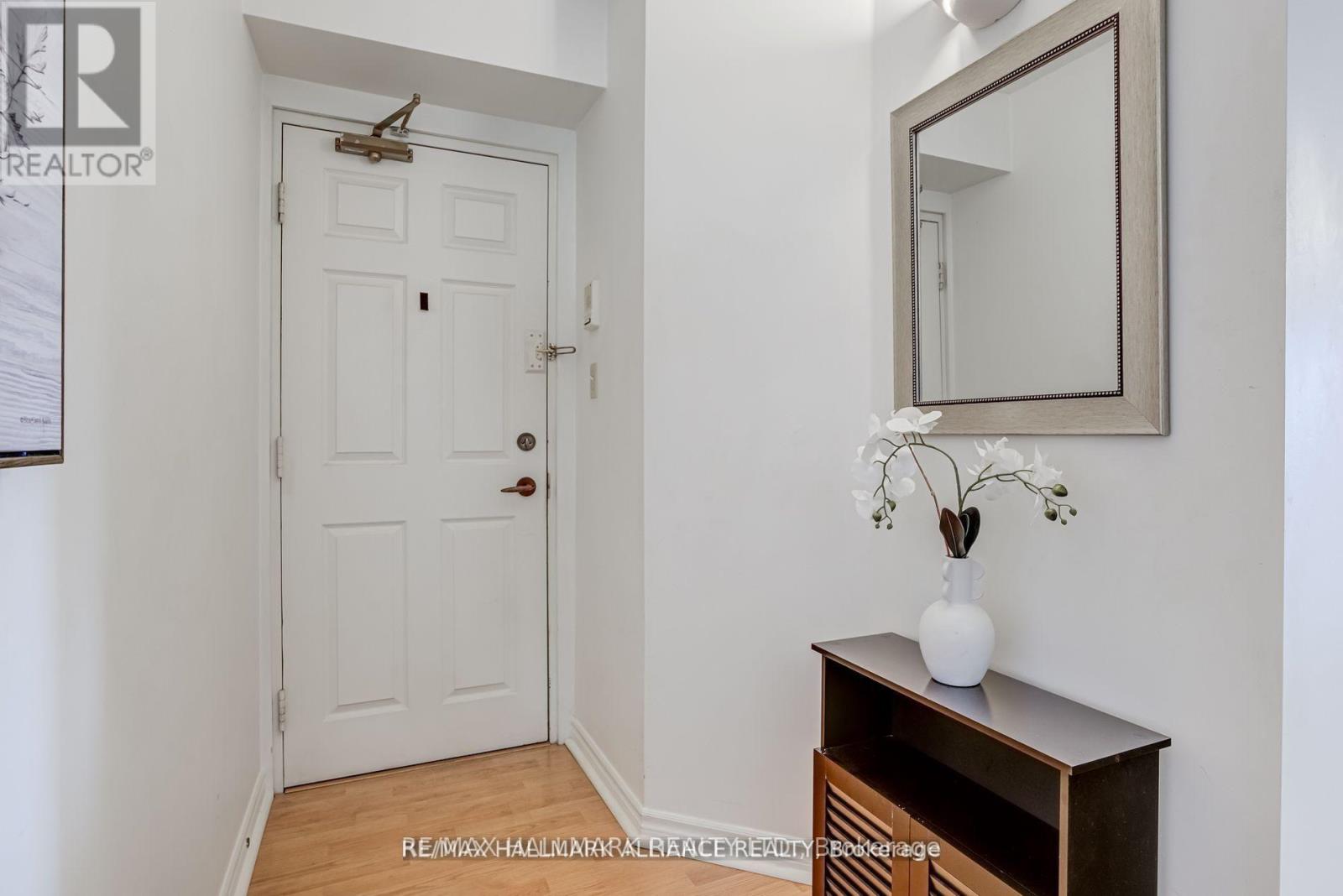 312 - 4003 Kilmer Drive, Burlington, Ontario  L7M 4M1 - Photo 4 - W13026130