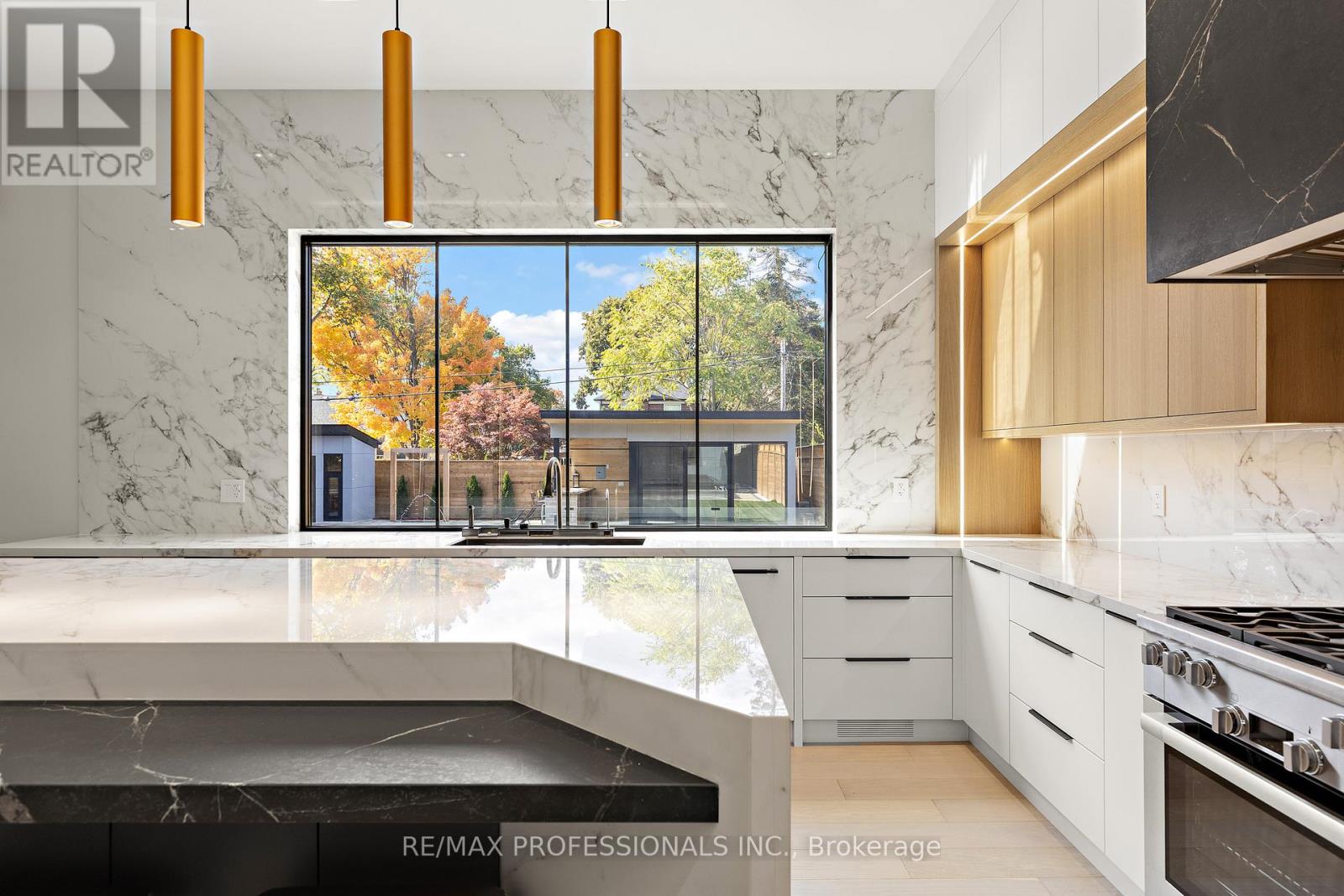 122 Ashbourne Drive, Toronto (Islington-City Centre West), Ontario  M9B 4H8 - Photo 16 - W13026132