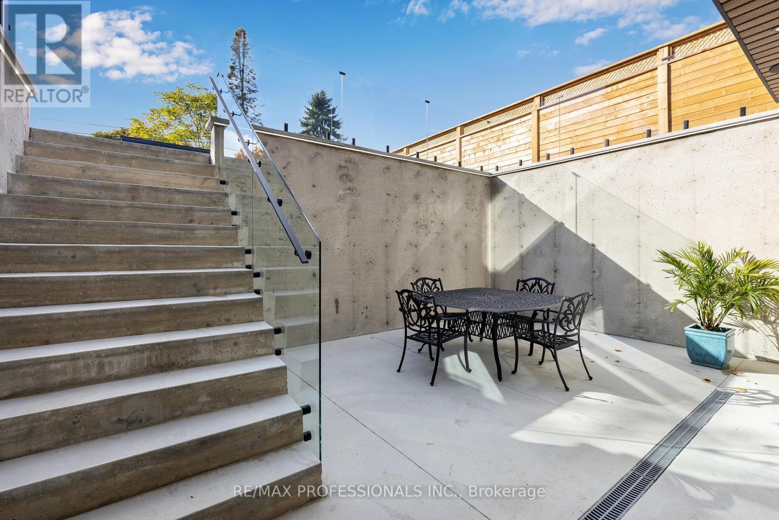 122 Ashbourne Drive, Toronto (Islington-City Centre West), Ontario  M9B 4H8 - Photo 42 - W13026132