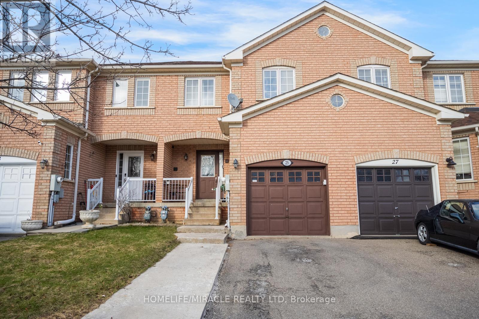 25 Tinsmith Street, Brampton, Ontario  L7A 1N1 - Photo 1 - W13026170
