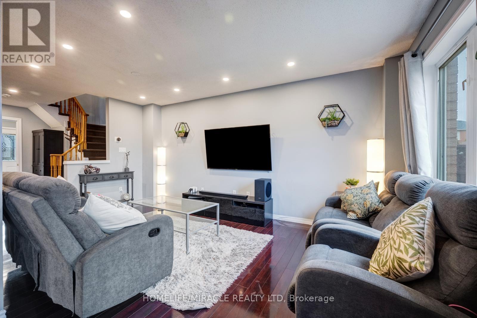 25 Tinsmith Street, Brampton, Ontario  L7A 1N1 - Photo 7 - W13026170