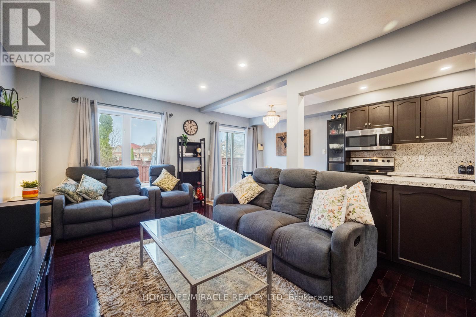 25 Tinsmith Street, Brampton, Ontario  L7A 1N1 - Photo 8 - W13026170