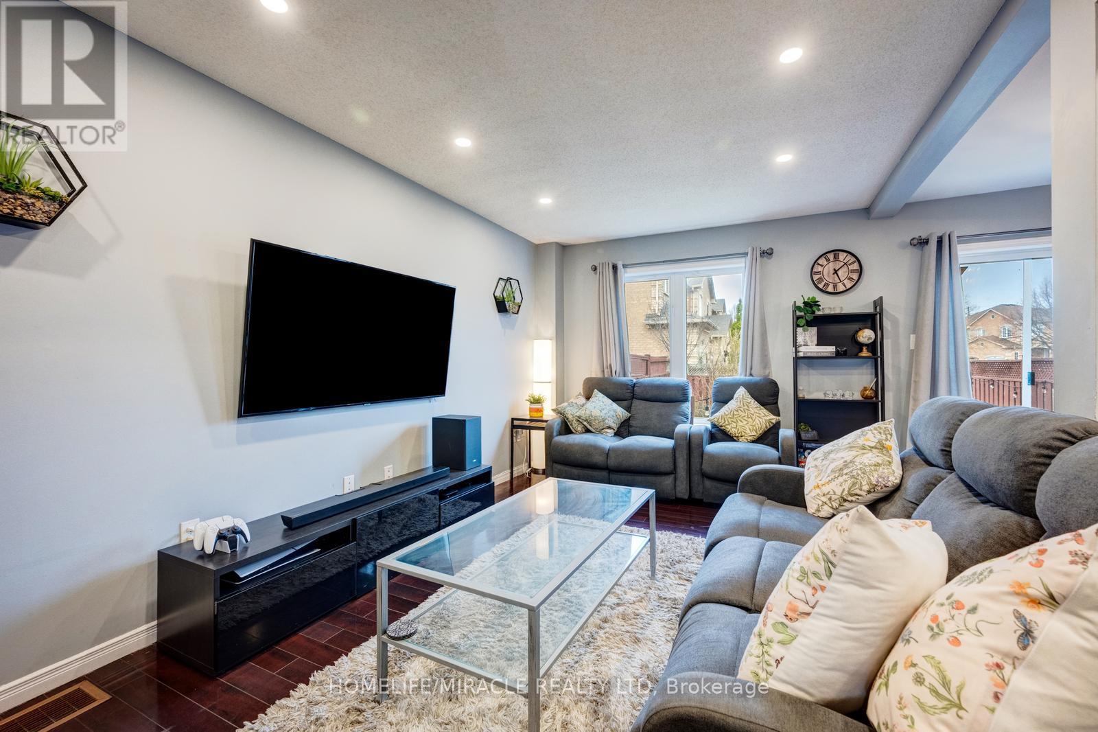 25 Tinsmith Street, Brampton, Ontario  L7A 1N1 - Photo 9 - W13026170