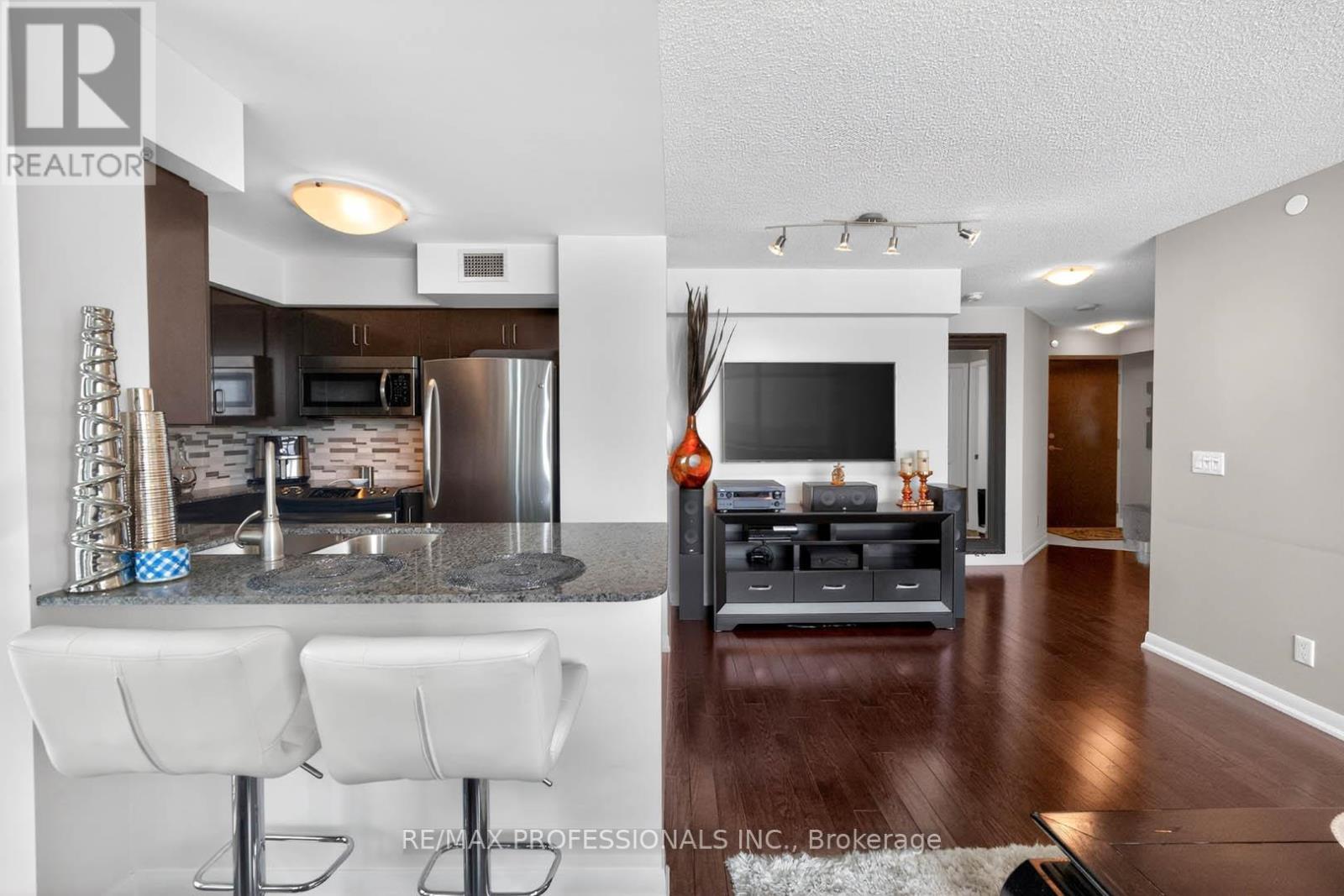 2010 - 215 Sherway Gardens Road, Toronto, Ontario  M9C 0A4 - Photo 10 - W13026172