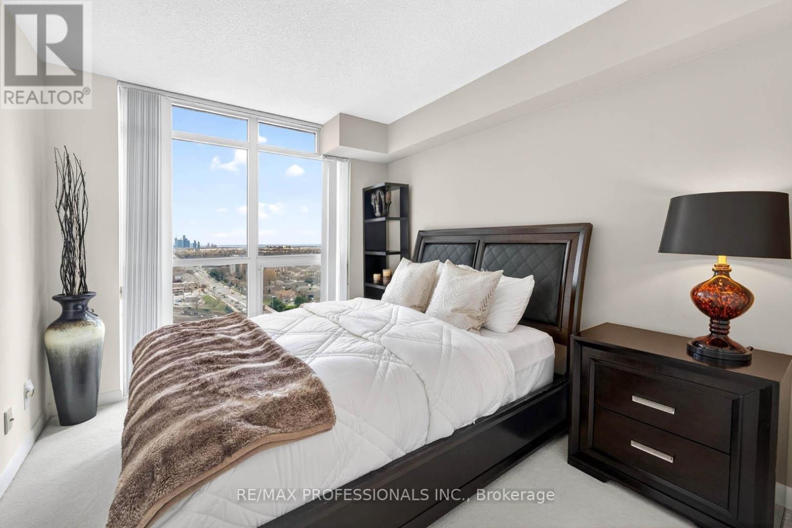 2010 - 215 Sherway Gardens Road, Toronto, Ontario  M9C 0A4 - Photo 14 - W13026172