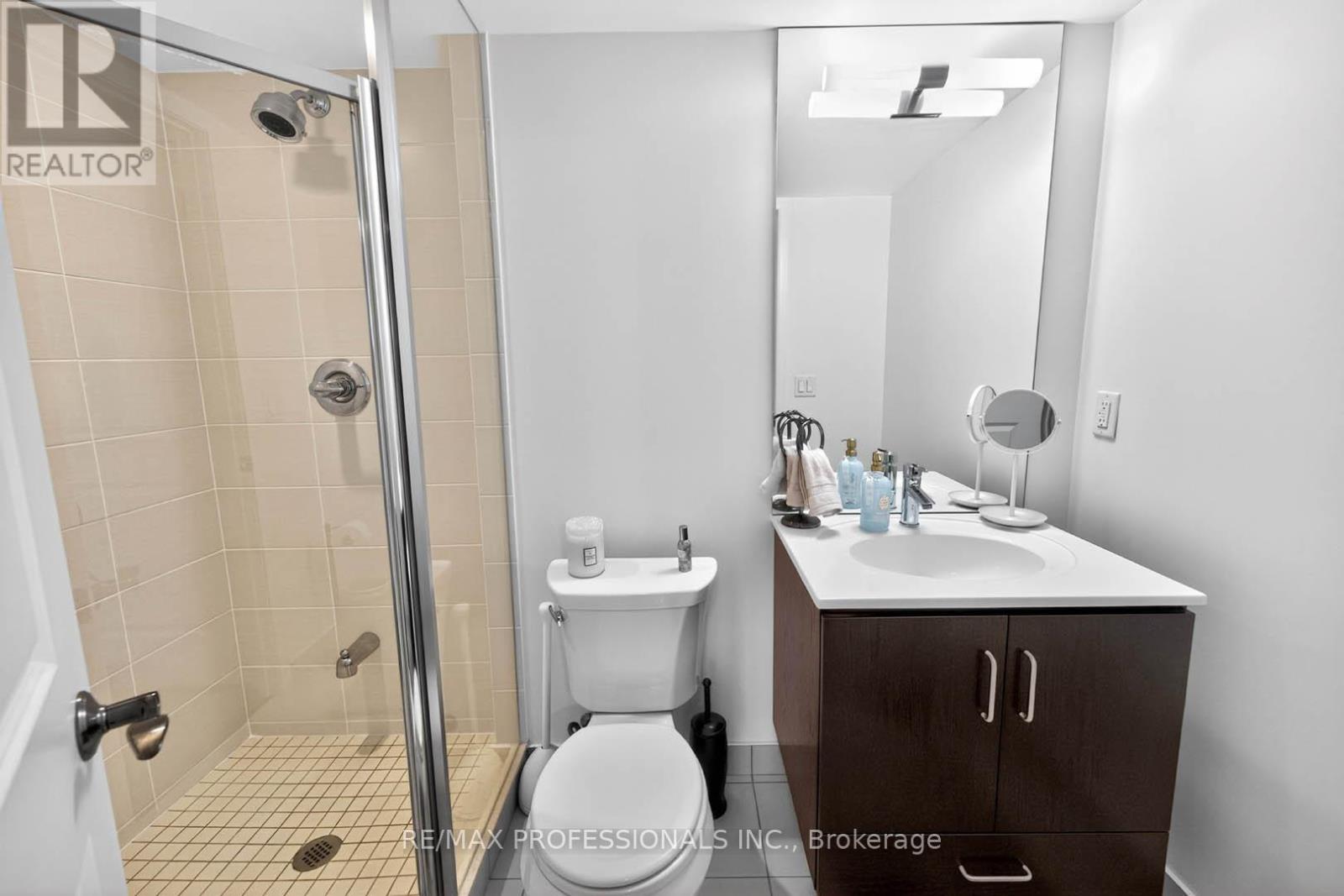 2010 - 215 Sherway Gardens Road, Toronto, Ontario  M9C 0A4 - Photo 15 - W13026172
