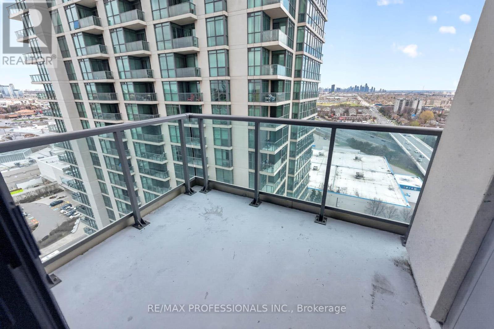 2010 - 215 Sherway Gardens Road, Toronto, Ontario  M9C 0A4 - Photo 19 - W13026172