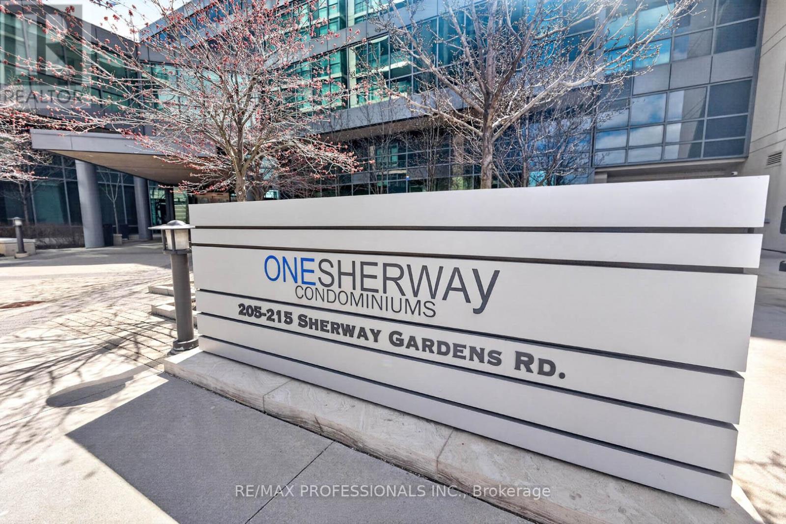 2010 - 215 Sherway Gardens Road, Toronto, Ontario  M9C 0A4 - Photo 2 - W13026172