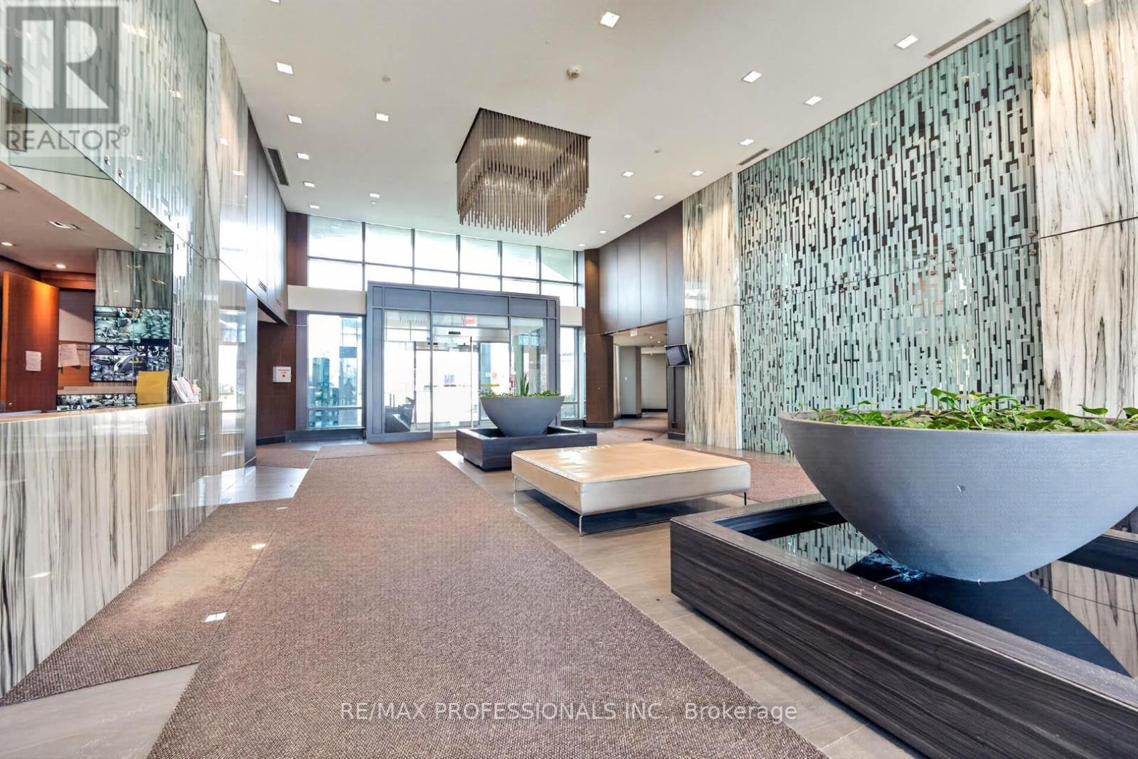 2010 - 215 Sherway Gardens Road, Toronto, Ontario  M9C 0A4 - Photo 21 - W13026172