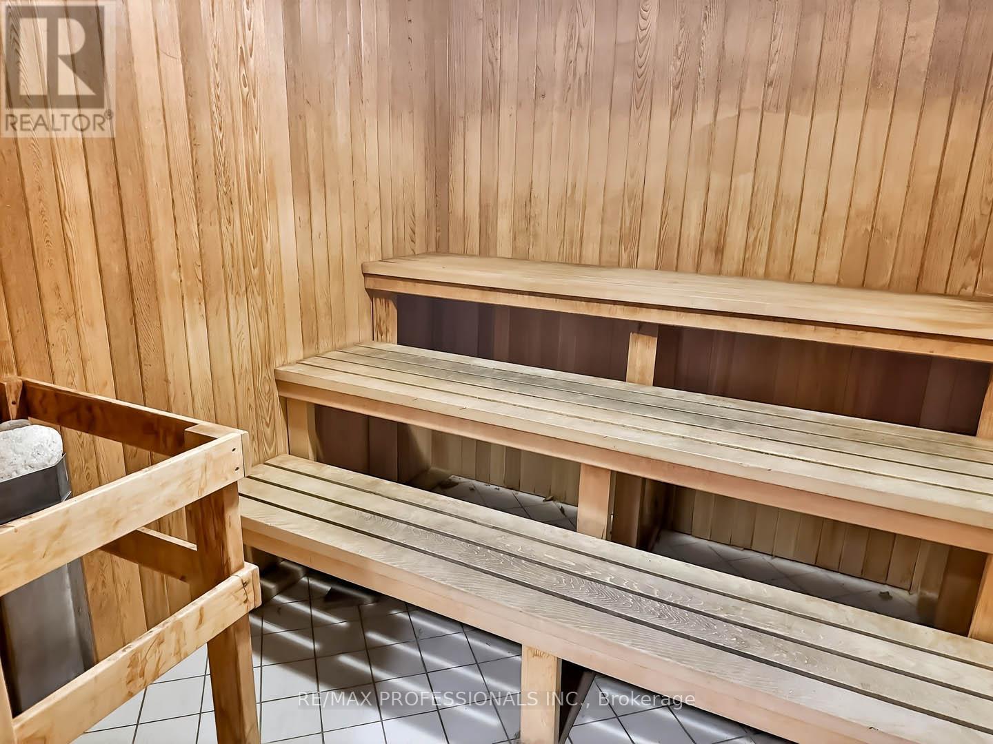 2010 - 215 Sherway Gardens Road, Toronto, Ontario  M9C 0A4 - Photo 23 - W13026172