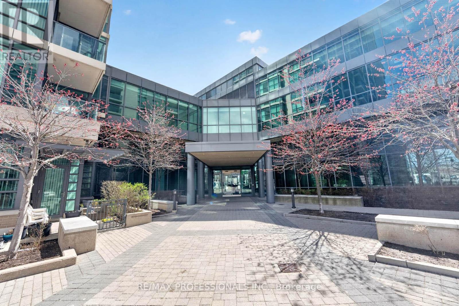 2010 - 215 Sherway Gardens Road, Toronto, Ontario  M9C 0A4 - Photo 3 - W13026172