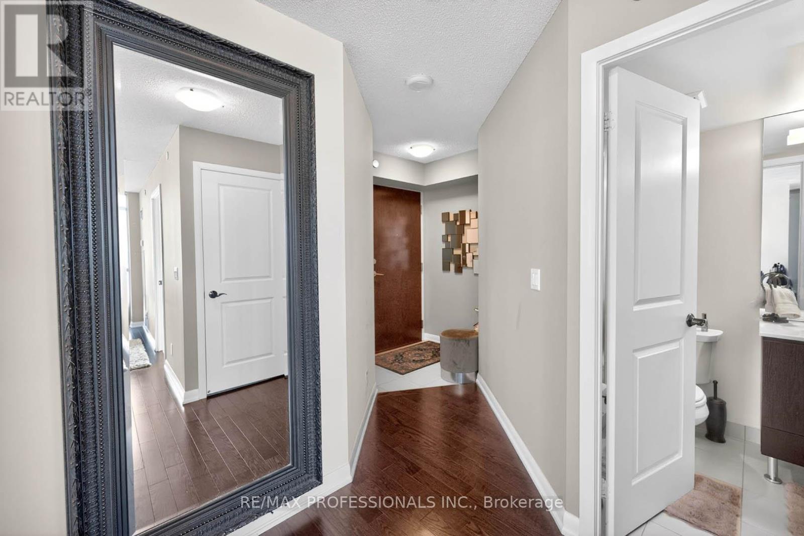 2010 - 215 Sherway Gardens Road, Toronto, Ontario  M9C 0A4 - Photo 5 - W13026172