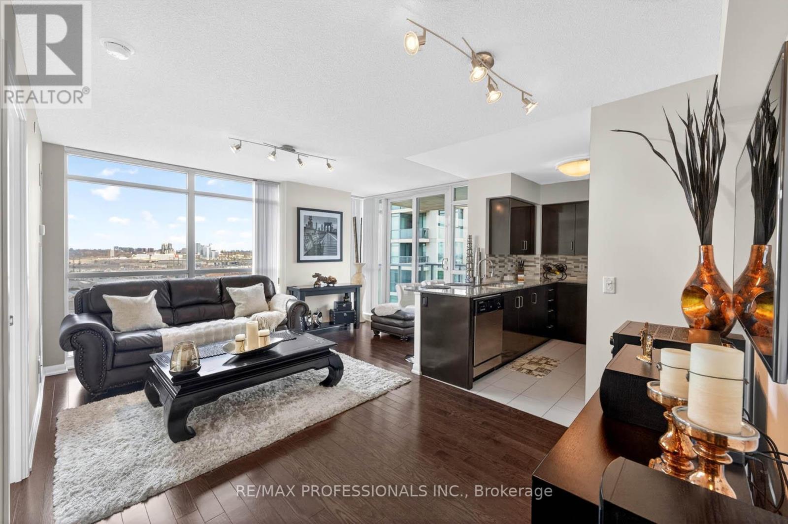 2010 - 215 Sherway Gardens Road, Toronto, Ontario  M9C 0A4 - Photo 6 - W13026172