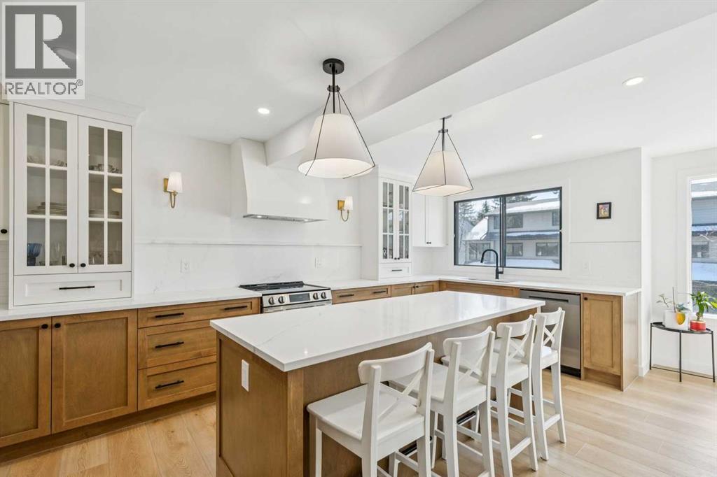 5, 140 Point Drive NW, Calgary, Alberta