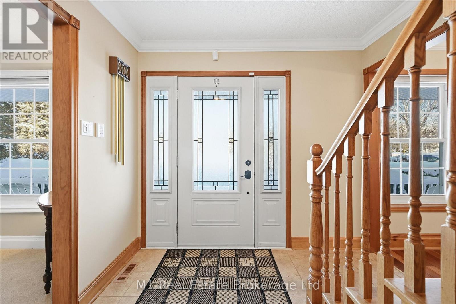 28 Weneil Drive, Hamilton, Ontario  L8B 0Z6 - Photo 2 - X12734704