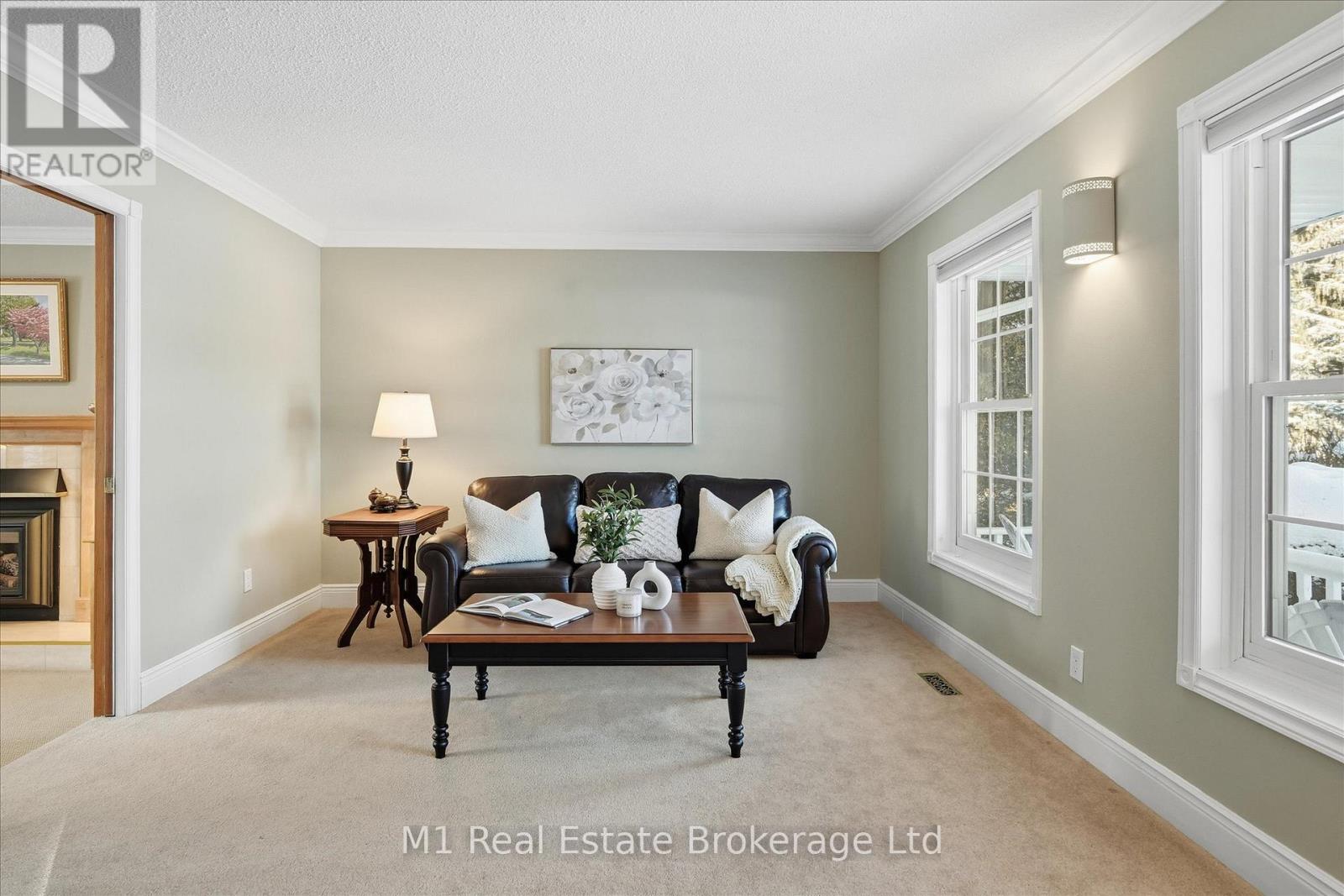 28 Weneil Drive, Hamilton, Ontario  L8B 0Z6 - Photo 3 - X12734704