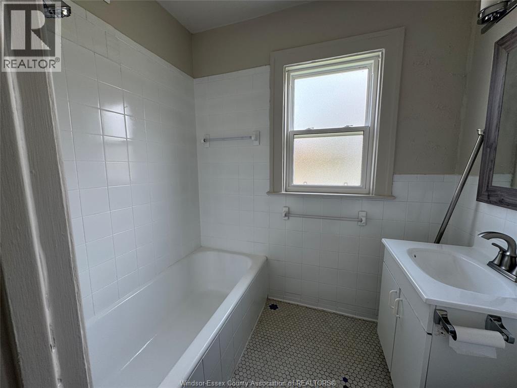 290 Vista Place, Windsor, Ontario  N9B 1H9 - Photo 13 - 26008759