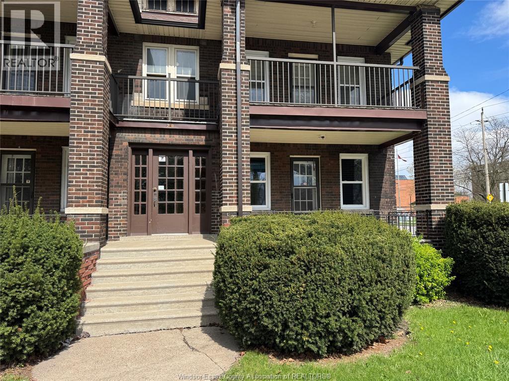 290 Vista Place, Windsor, Ontario  N9B 1H9 - Photo 3 - 26008759