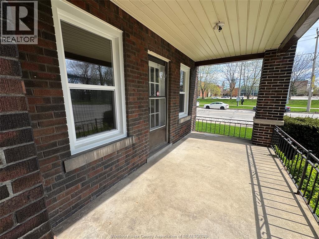 290 Vista Place, Windsor, Ontario  N9B 1H9 - Photo 4 - 26008759