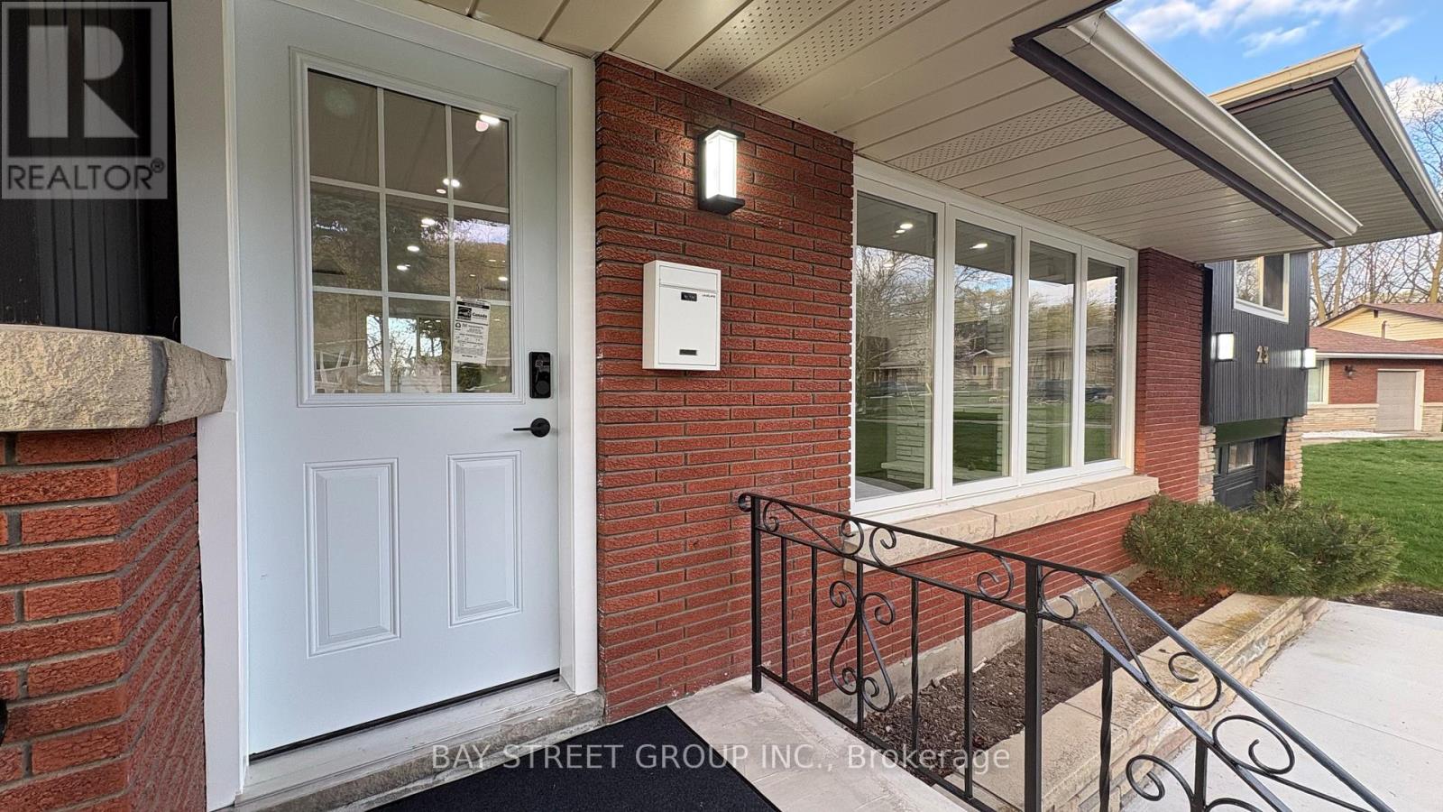 23 Glenbarr Road, St. Catharines, Ontario  L2T 1Y2 - Photo 3 - X13026026