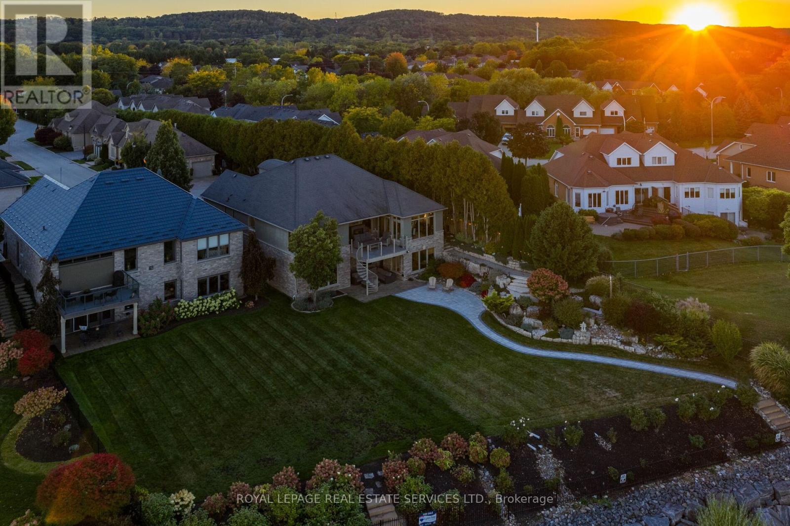 3 - 61 Lake Street, Grimsby, Ontario  L3M 2G6 - Photo 2 - X13026092