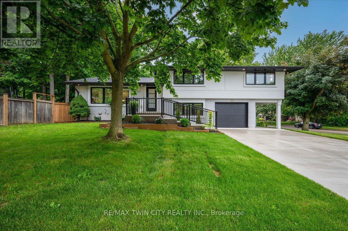 162 Greenbrook Drive, Kitchener, Ontario  N2M 4J7 - Photo 3 - X13026096