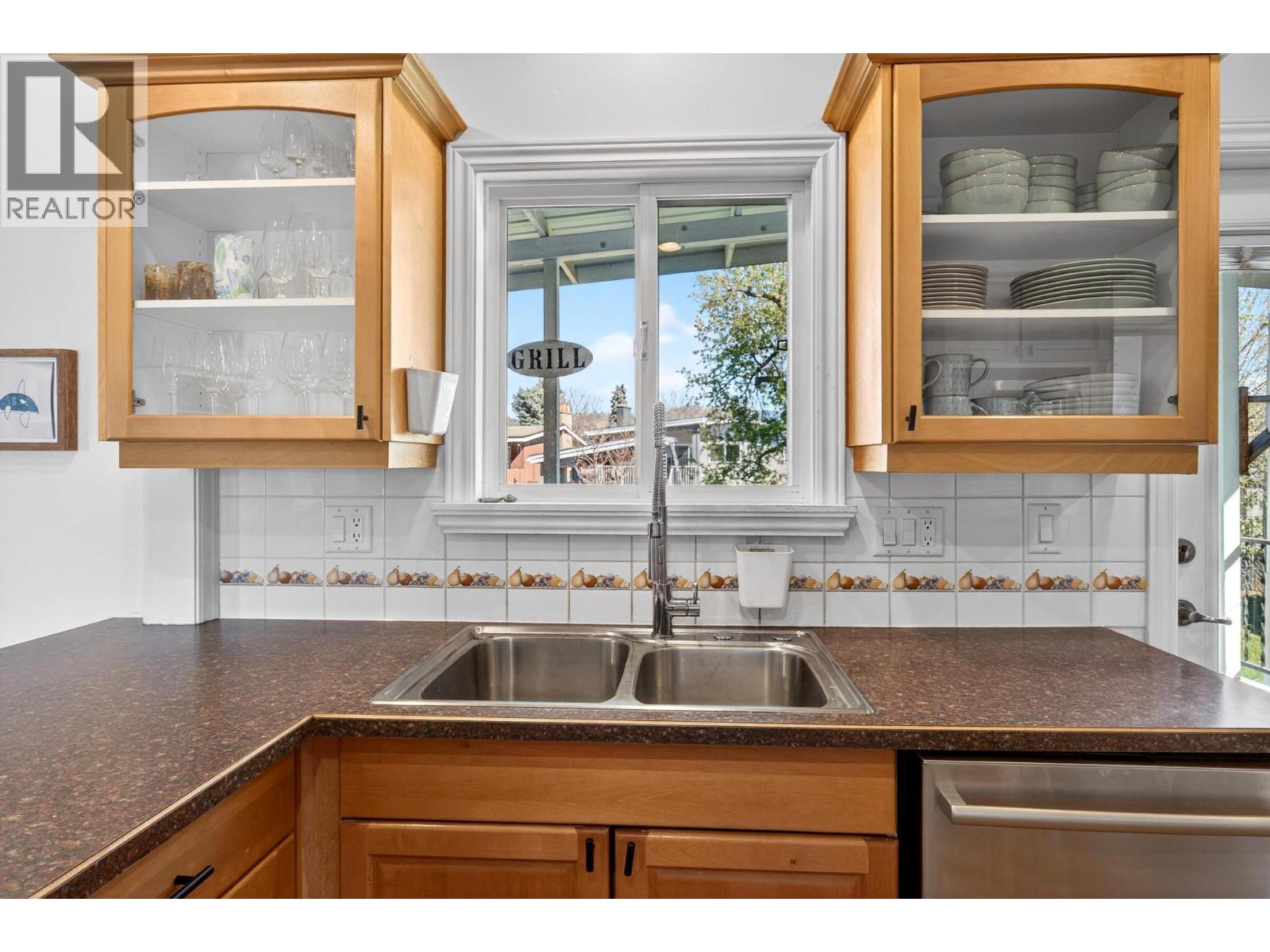 1437 Aspen Court, Kelowna, British Columbia  V1Y 3R3 - Photo 4 - 10383334