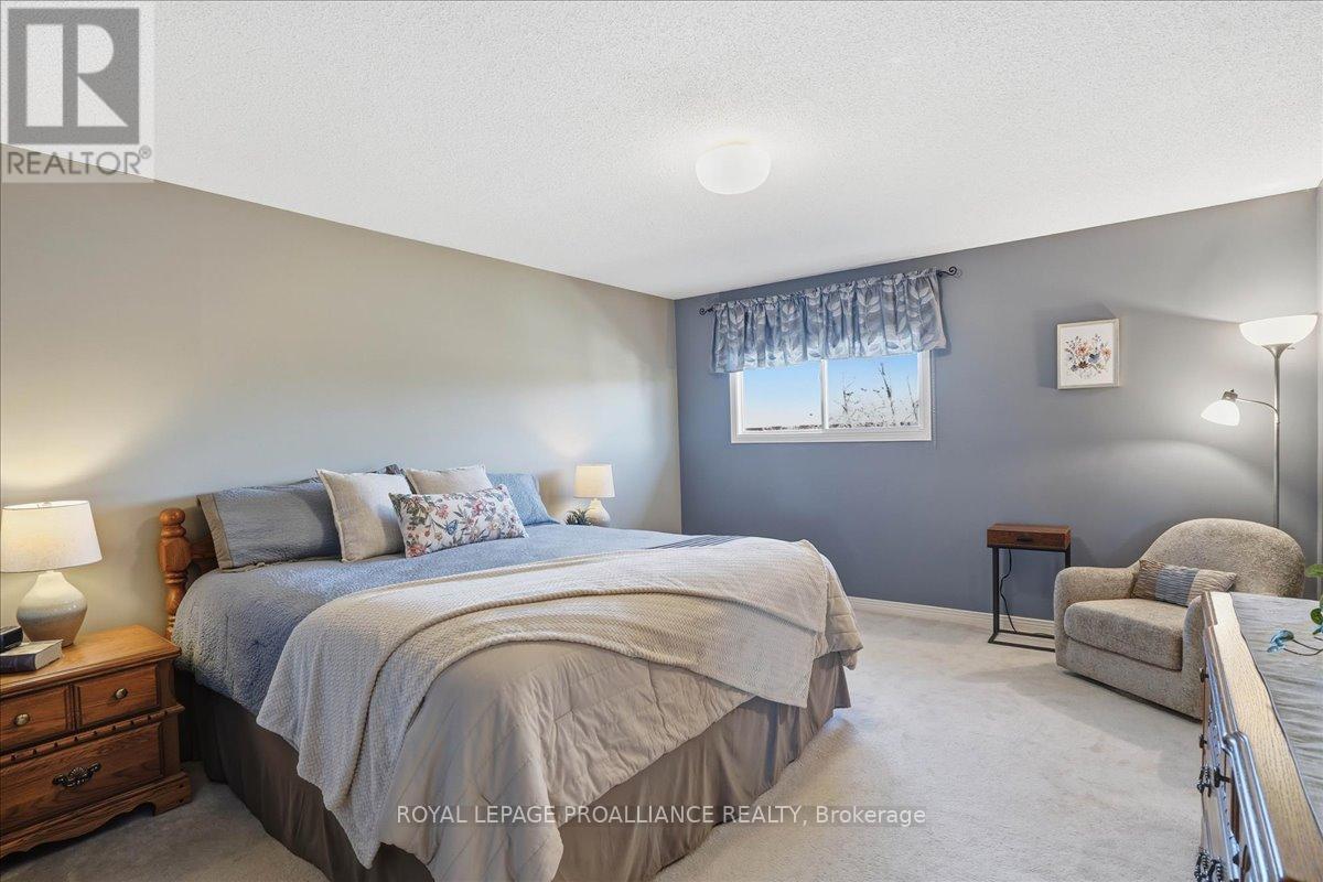 10 Fieldcrest Avenue, Clarington, Ontario  L1E 2X3 - Photo 11 - E13026366