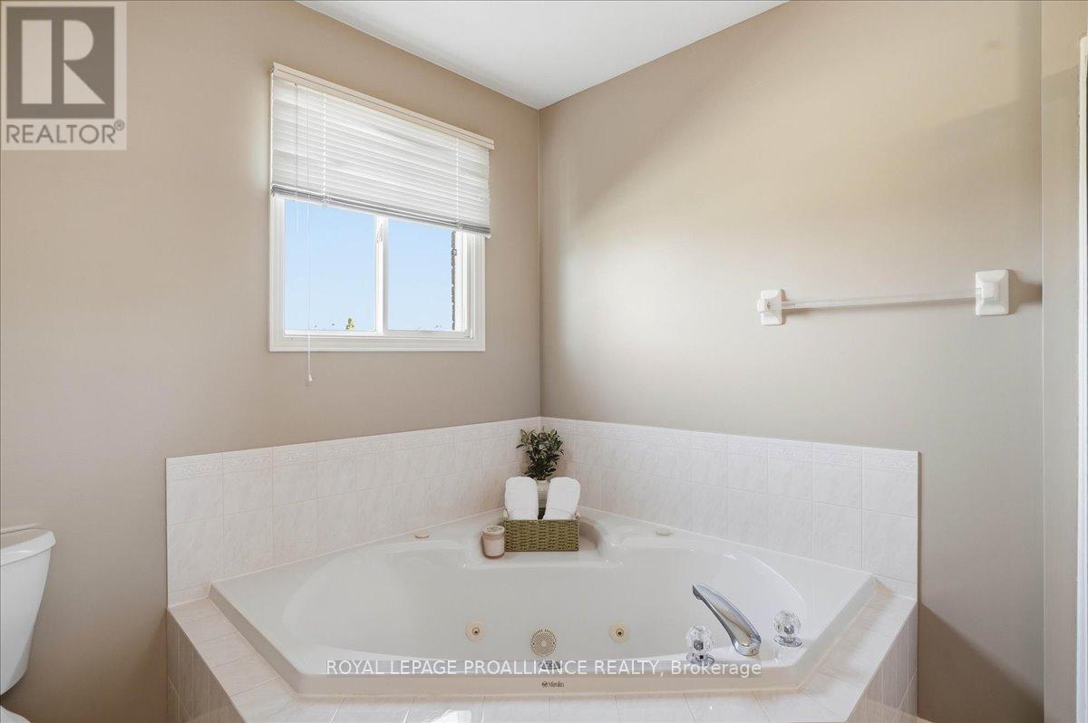 10 Fieldcrest Avenue, Clarington, Ontario  L1E 2X3 - Photo 15 - E13026366