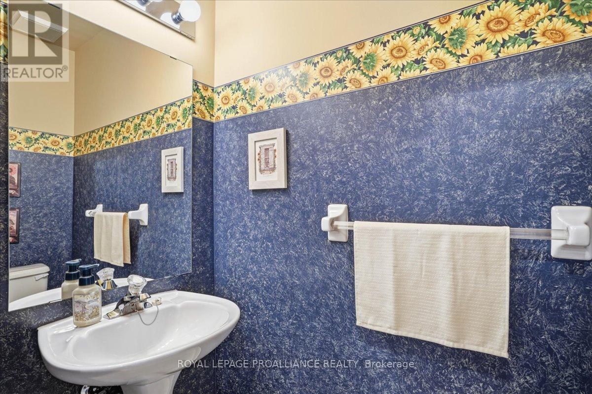 10 Fieldcrest Avenue, Clarington, Ontario  L1E 2X3 - Photo 19 - E13026366