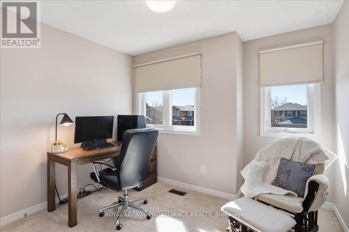 10 Fieldcrest Avenue, Clarington, Ontario  L1E 2X3 - Photo 5 - E13026366