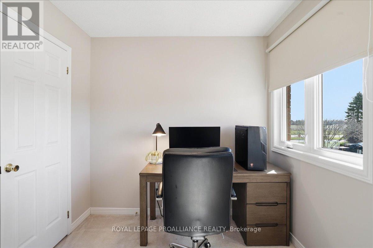 10 Fieldcrest Avenue, Clarington, Ontario  L1E 2X3 - Photo 7 - E13026366