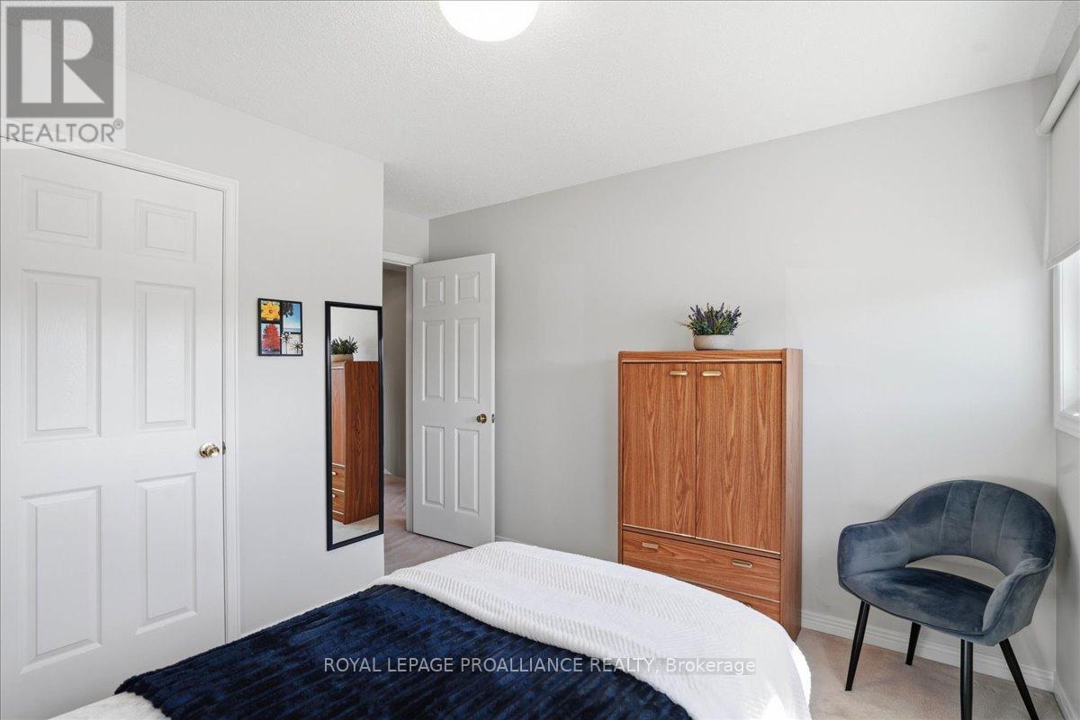 10 Fieldcrest Avenue, Clarington, Ontario  L1E 2X3 - Photo 9 - E13026366