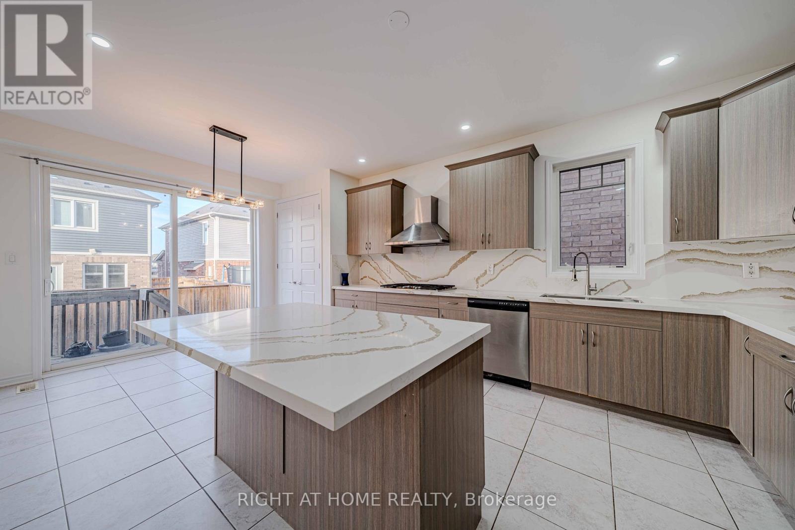 3 Leadenhall Road, Brampton, Ontario  L7A 0B2 - Photo 20 - W13026340