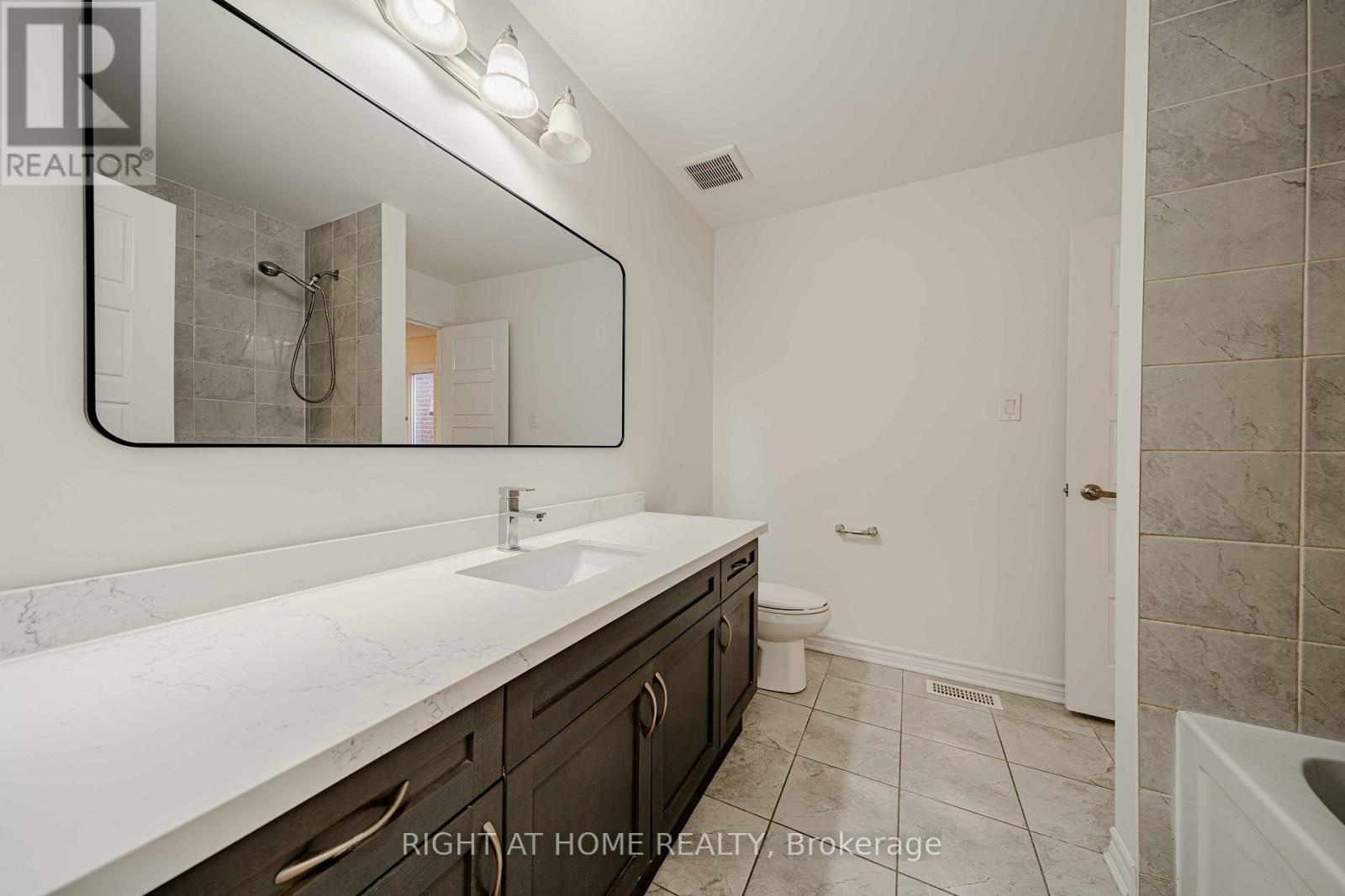 3 Leadenhall Road, Brampton, Ontario  L7A 0B2 - Photo 33 - W13026340