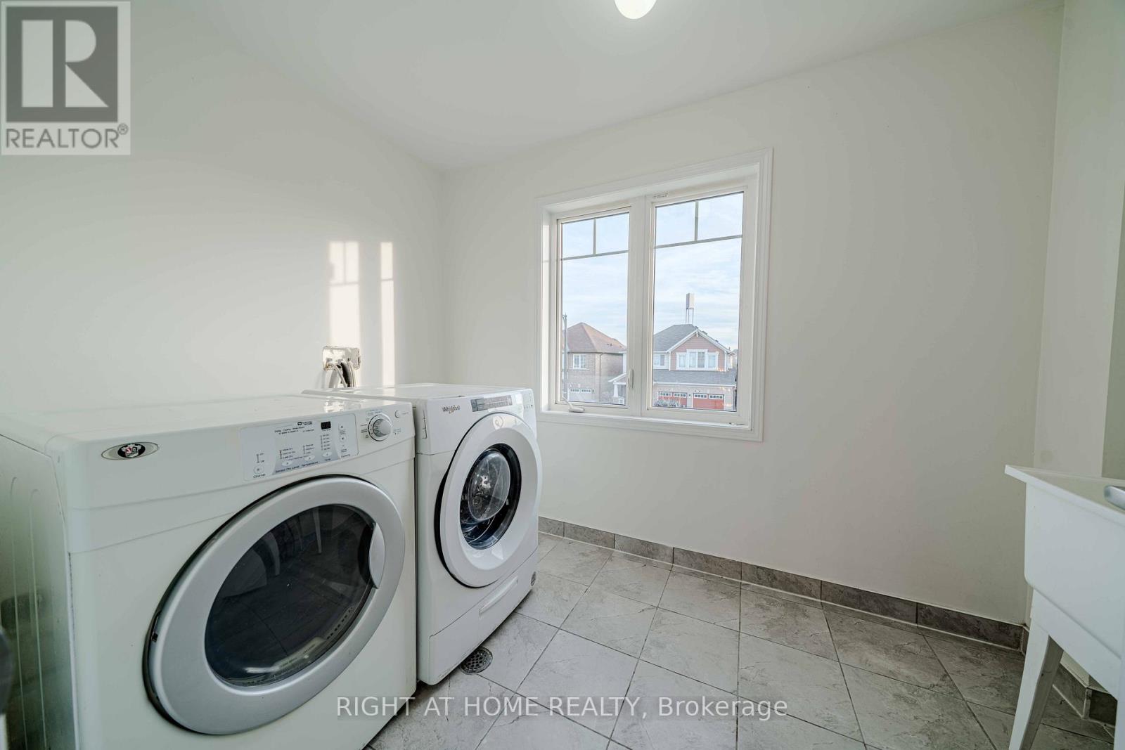 3 Leadenhall Road, Brampton, Ontario  L7A 0B2 - Photo 38 - W13026340