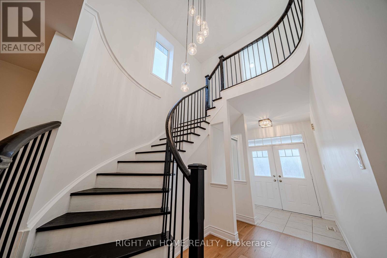 3 Leadenhall Road, Brampton, Ontario  L7A 0B2 - Photo 6 - W13026340