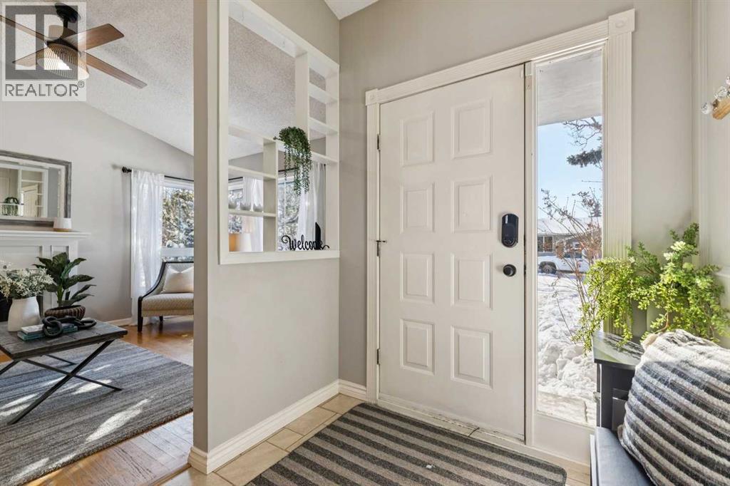 304 Marquis Place SE, Airdrie, Alberta  T4A 1X9 - Photo 5 - A2288858