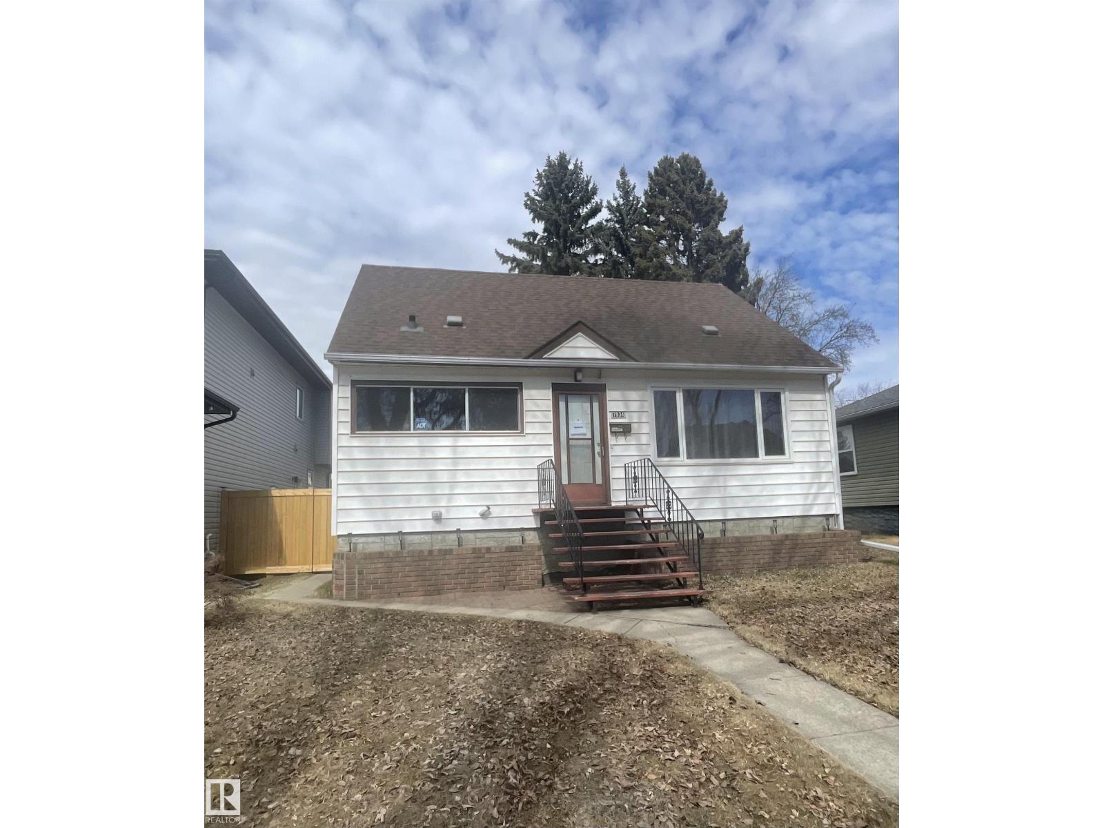 7934 81 Av Nw, Edmonton, Alberta  T6C 0V7 - Photo 2 - E4479699