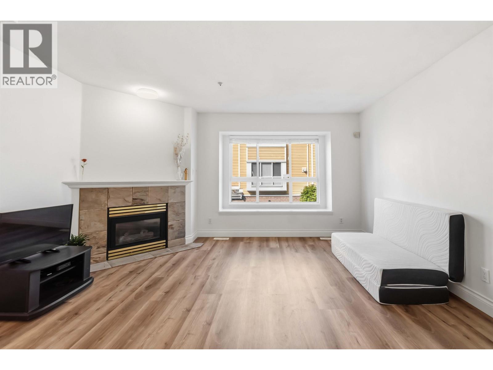 8433 Jellicoe Street, Vancouver, British Columbia  V5S 2J4 - Photo 9 - R3113973