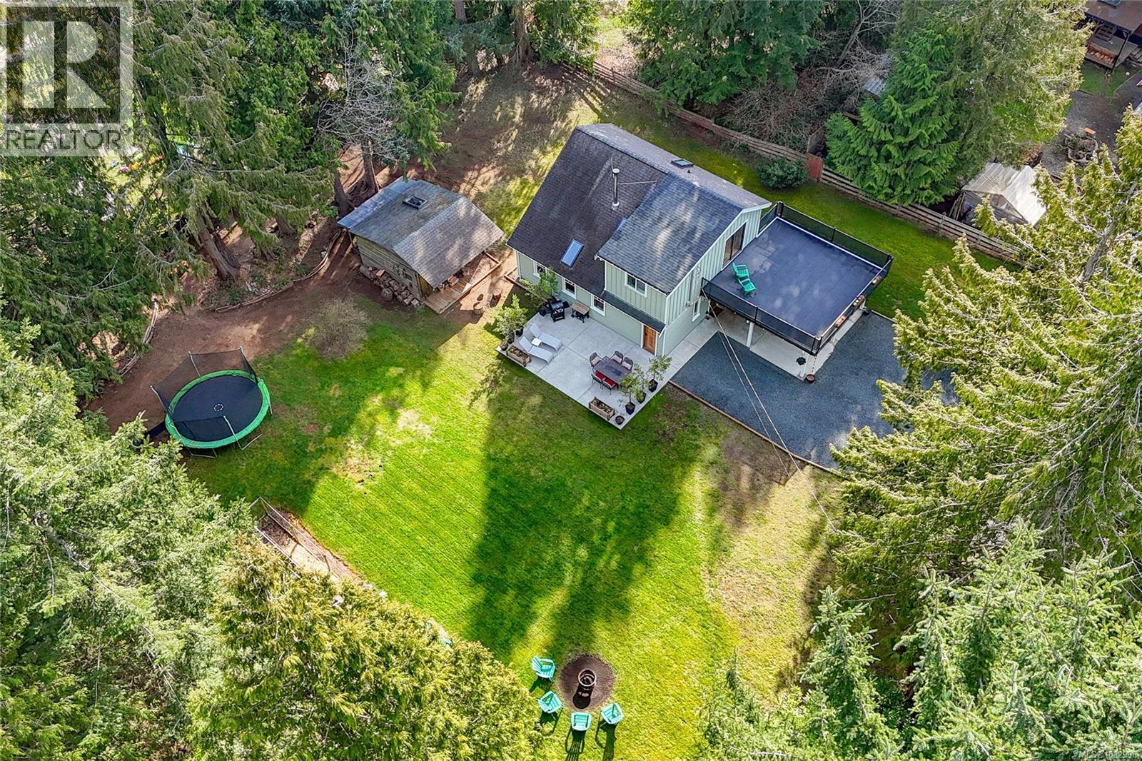 864 Carson Rd, Whiskey Creek, British Columbia
