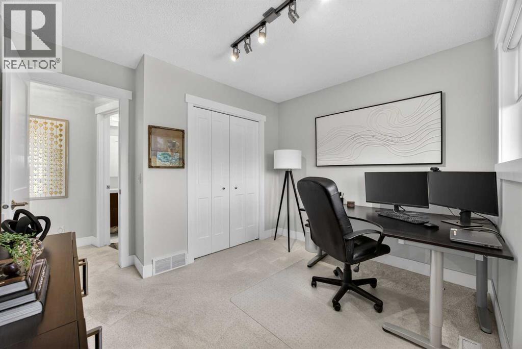 348 Woodside Circle Nw, Airdrie, Alberta  T4B 2J8 - Photo 32 - A2302549