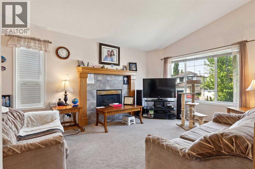 21 Citadel Crest Circle Nw, Calgary, Alberta  T3G 4G2 - Photo 4 - A2303315