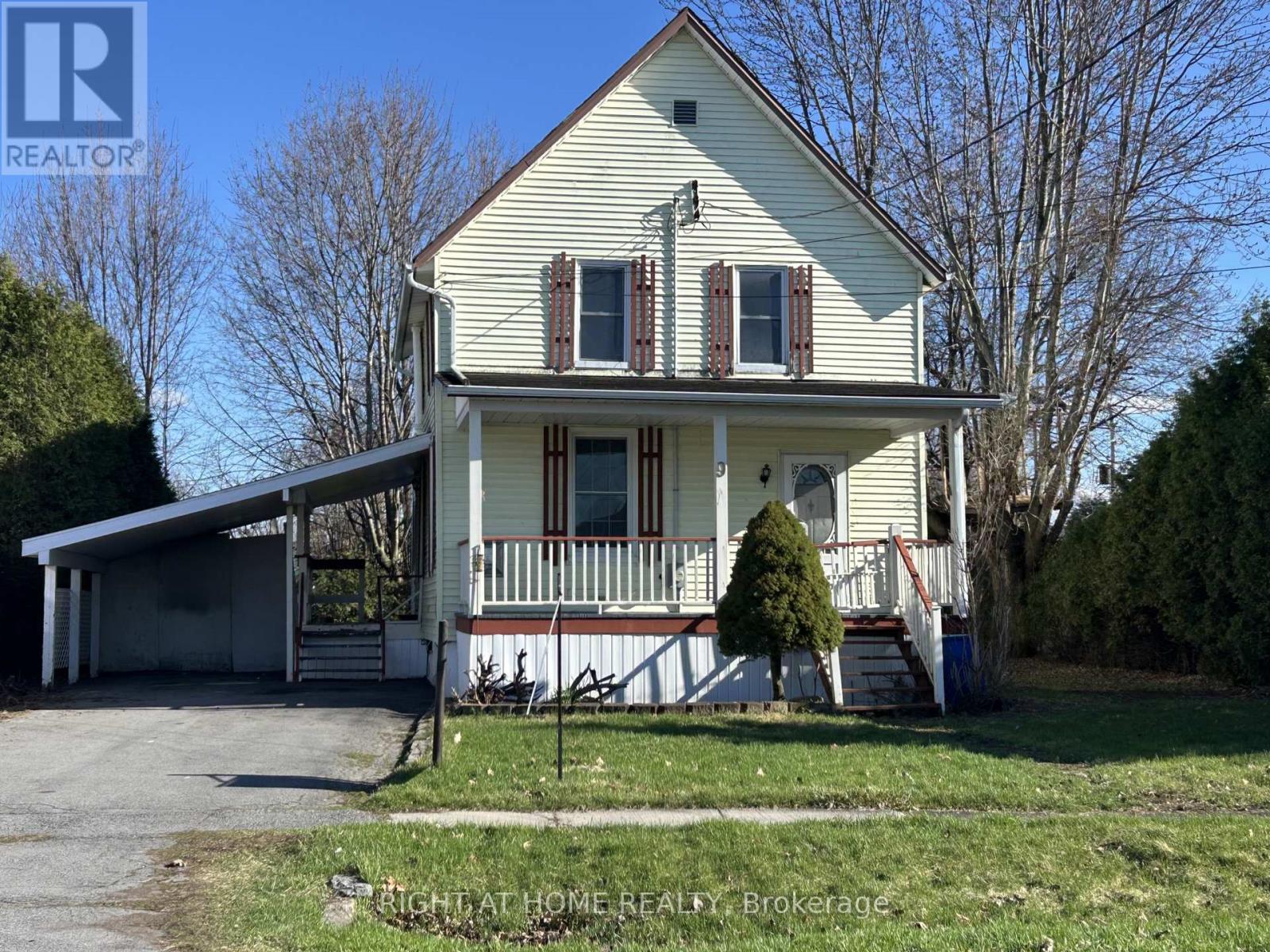 9 MAUD STREET, South Dundas, Ontario