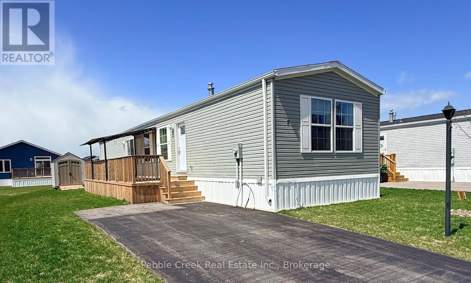 7 Lookout Lane N, Ashfield-Colborne-Wawanosh, Ontario  N7A 0B6 - Photo 1 - X12868822