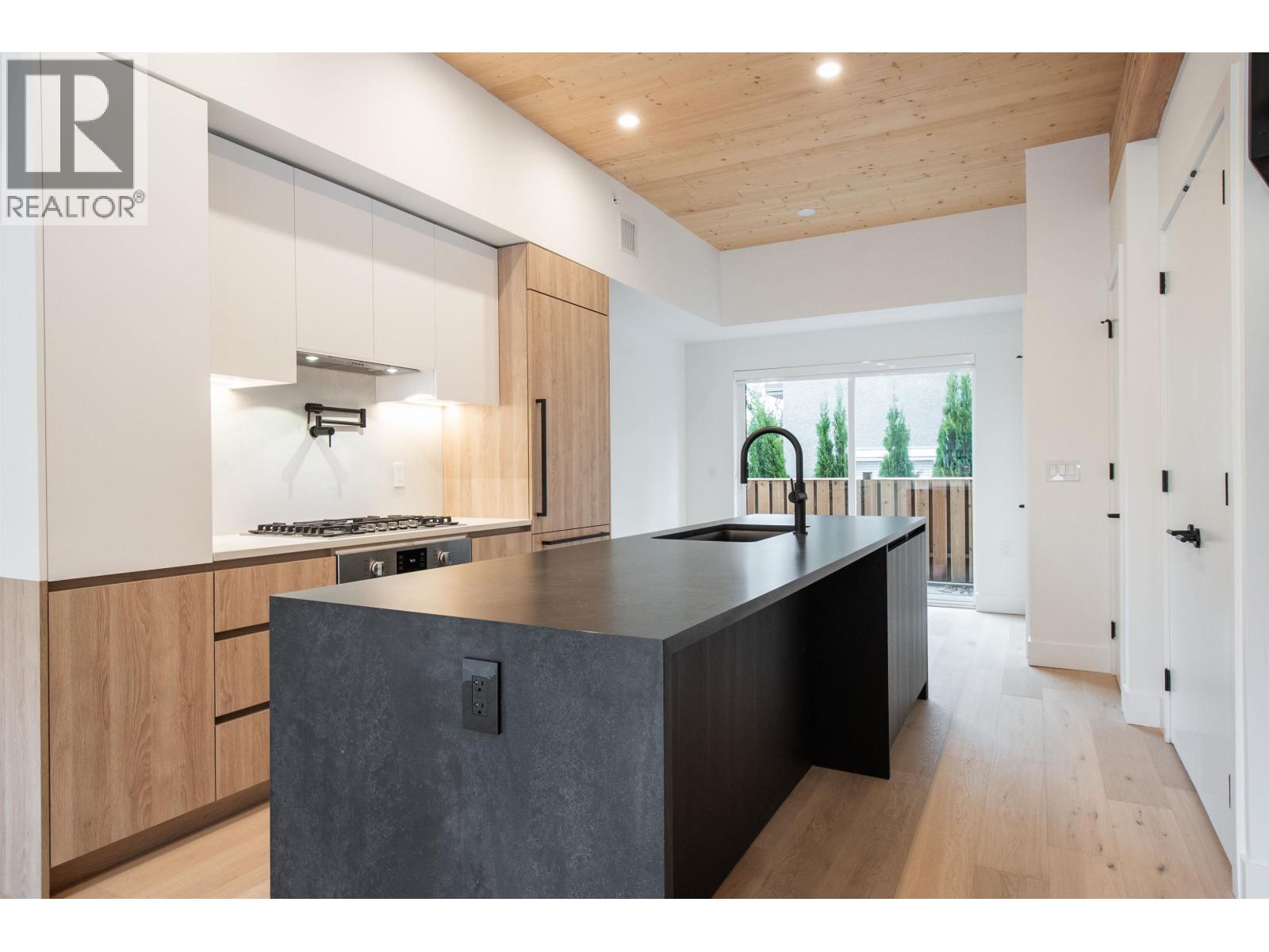 4170 Columbia Street, Vancouver, British Columbia  V5Y 2J6 - Photo 6 - R3114020