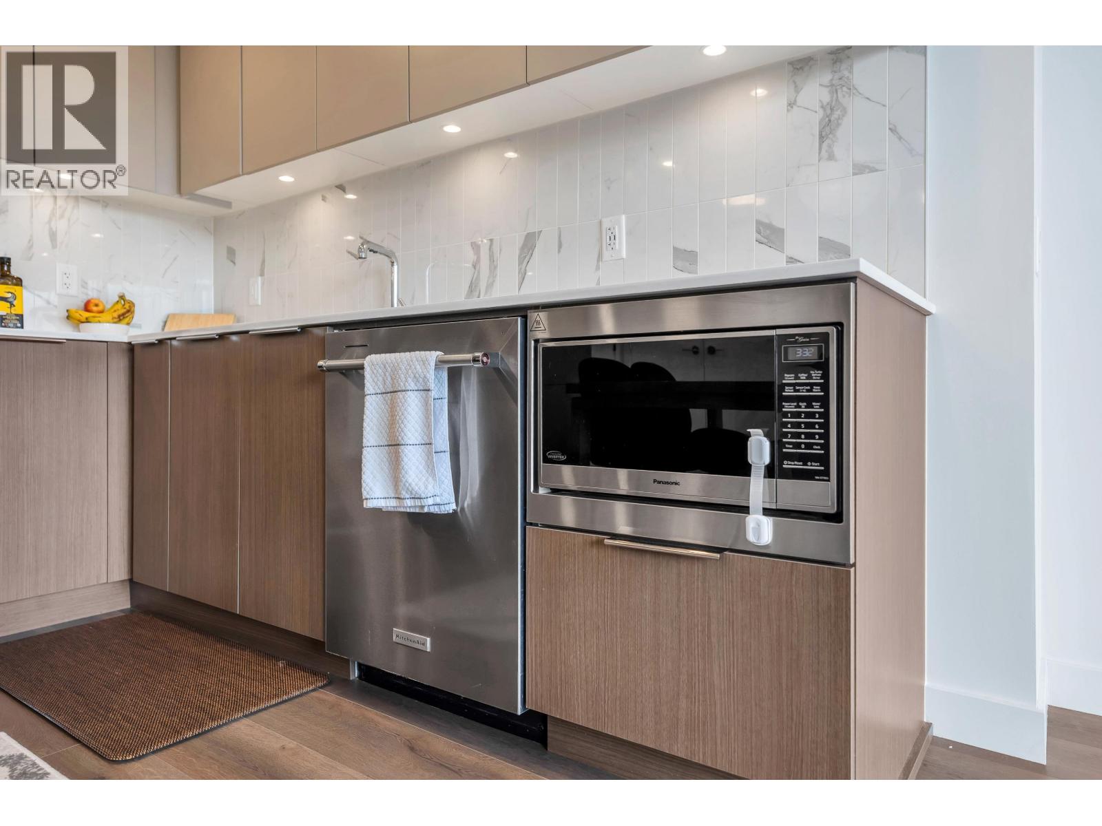 504 645 Como Lake Avenue, Coquitlam, British Columbia  V3J 0N9 - Photo 8 - R3114036