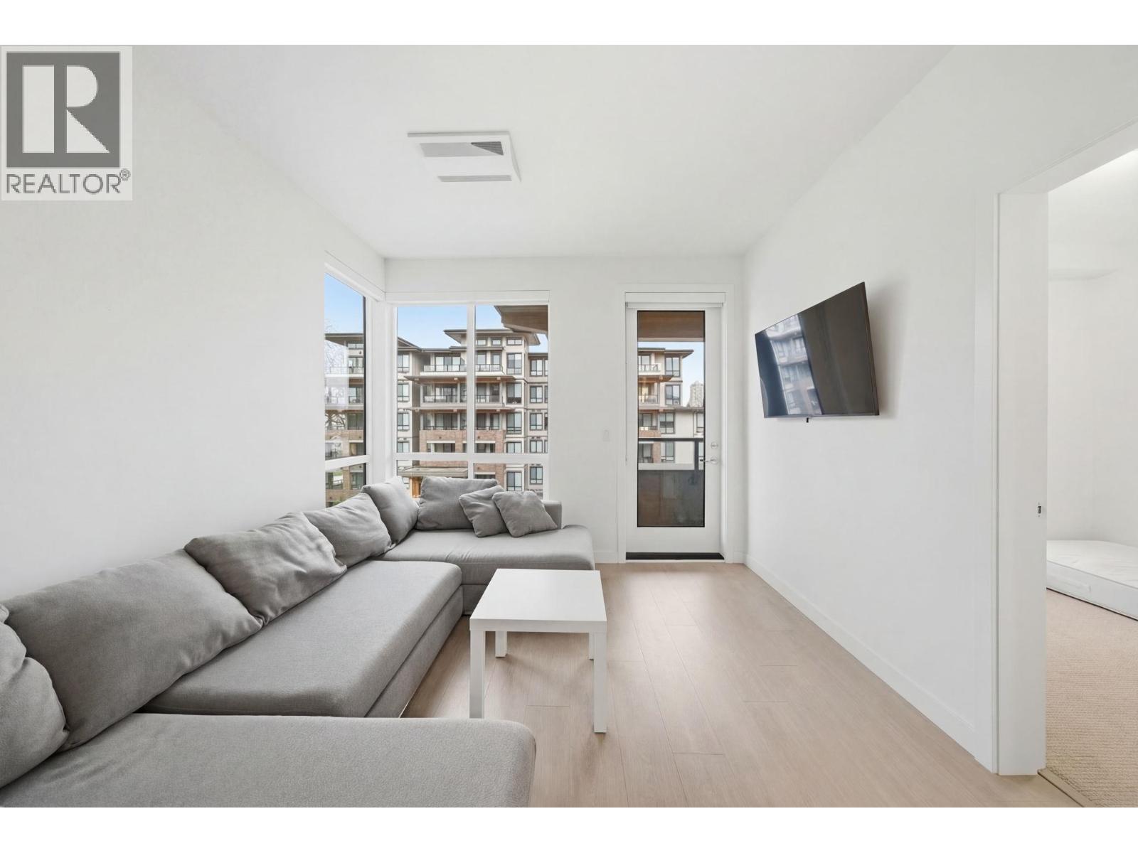 418 7588 16th Street, Burnaby, British Columbia  V3N 0H8 - Photo 7 - R3114046