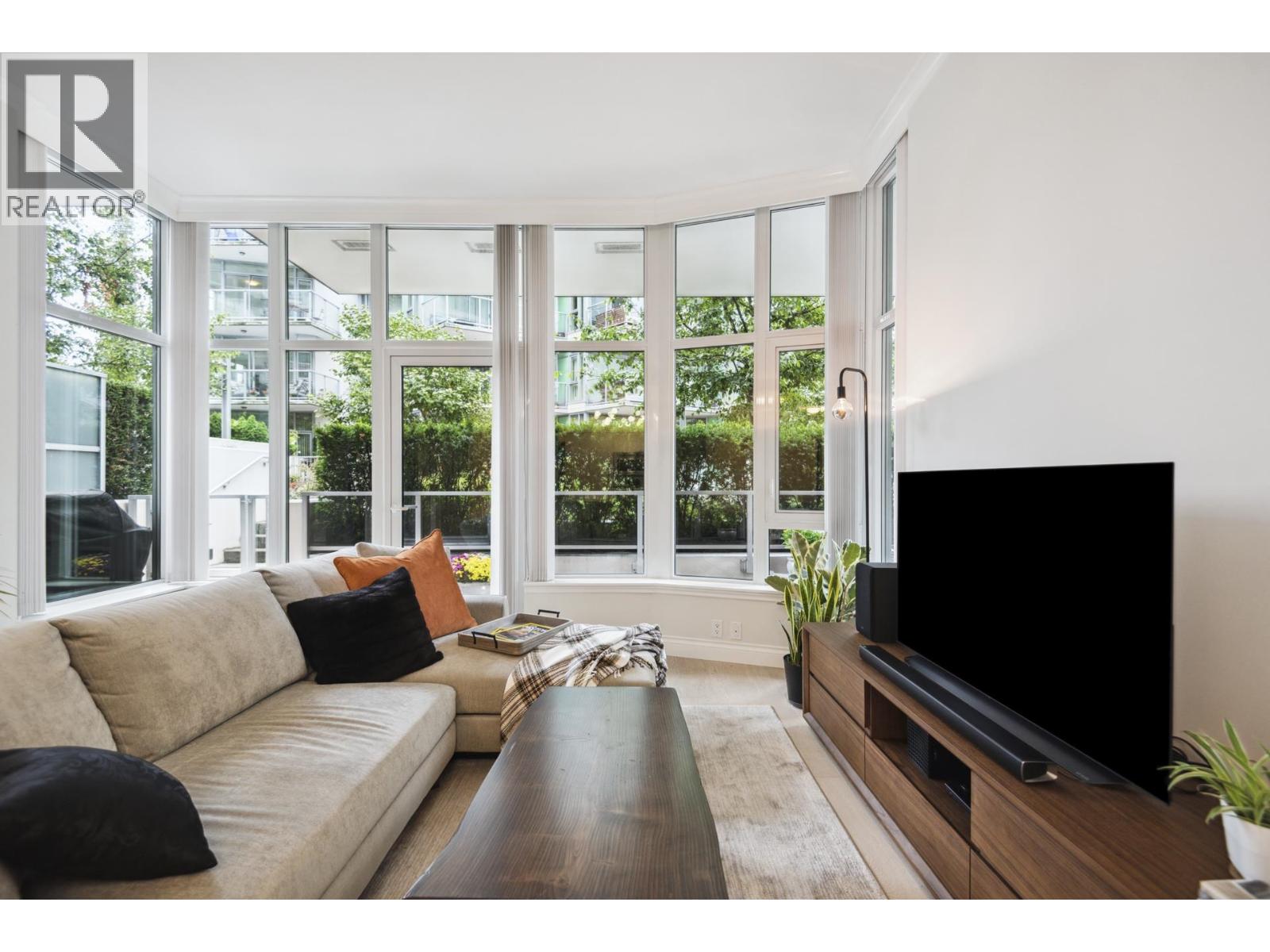 112 185 Victory Ship Way, North Vancouver, British Columbia  V7L 0G2 - Photo 2 - R3114071