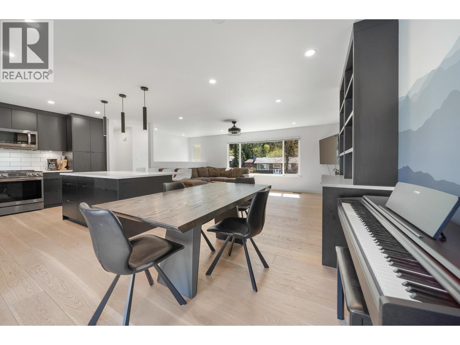 38325 Fir Street, Squamish, British Columbia  V8B 0W8 - Photo 13 - R3114059